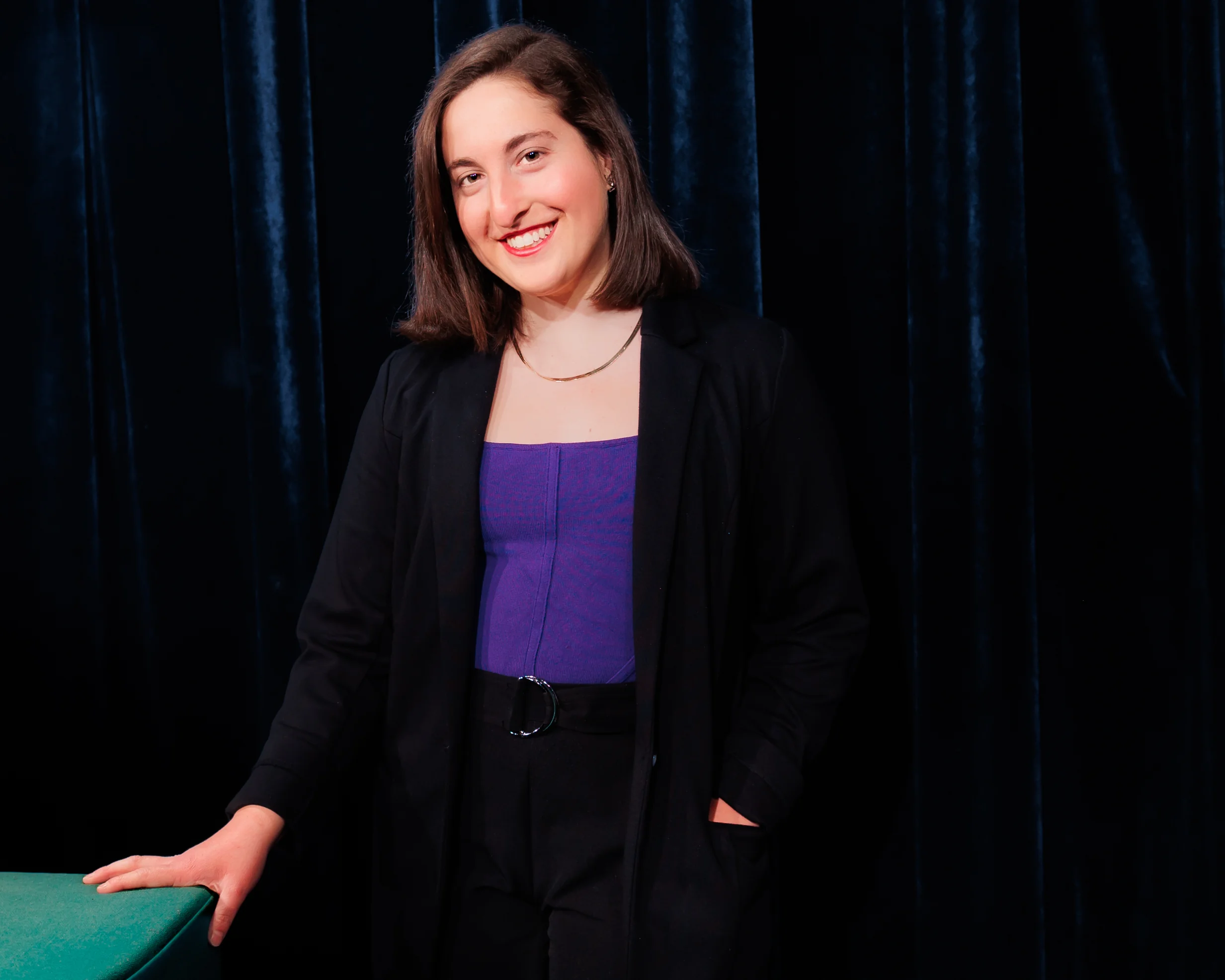 Portrait of Abby Segal, female magician based in Chicago