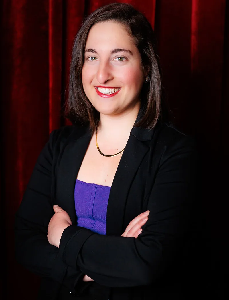 Abby Segal — Chicago magician, professional portrait